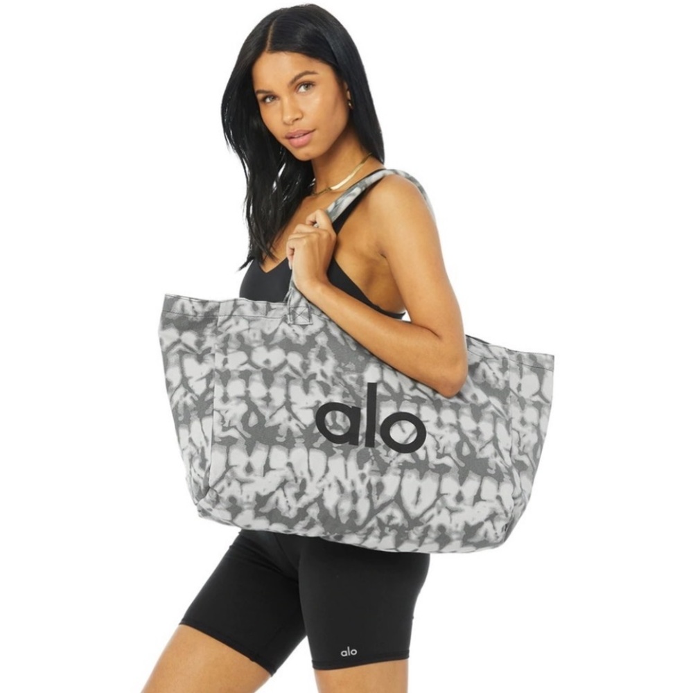 ALO Yoga Gray and White Tote Bag